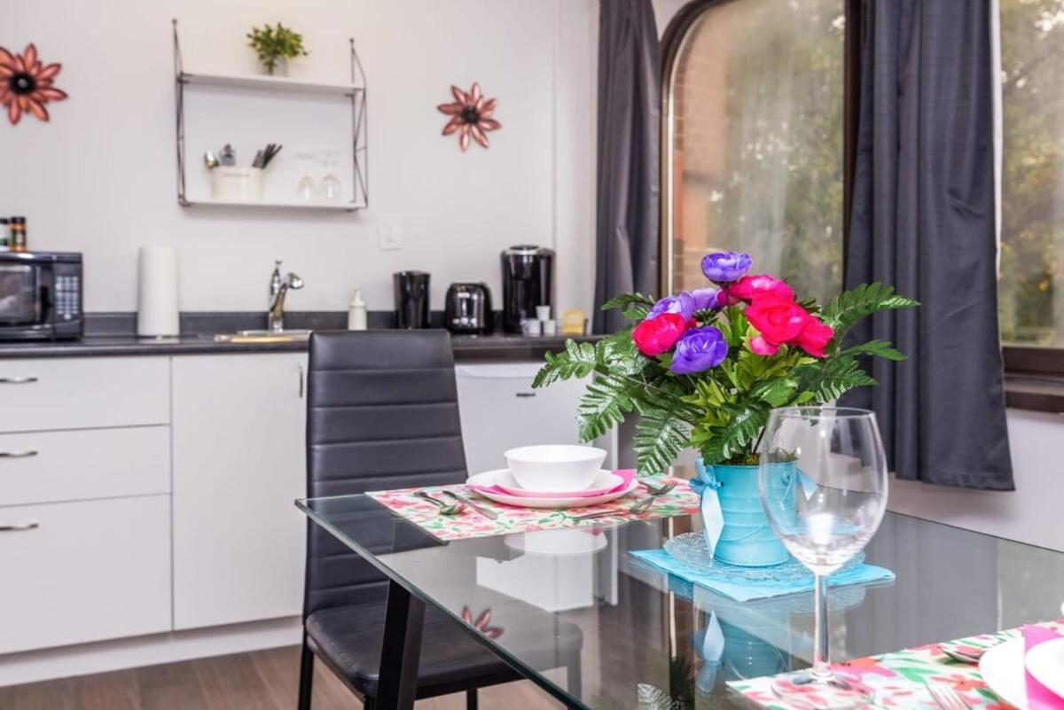 Modern 1Br Condo - Chinatown Near Little Italy 오타와 외부 사진